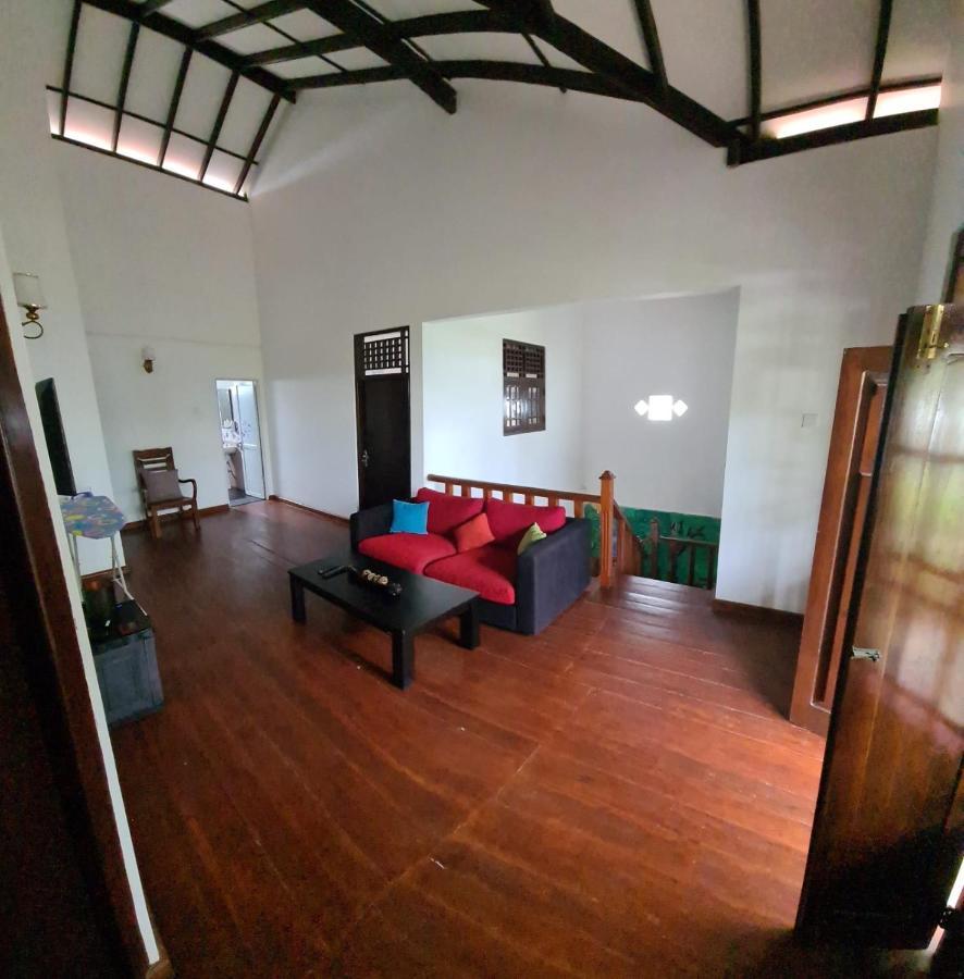 Ja-Elas French Touch Bed & Breakfast ภายนอก รูปภาพ