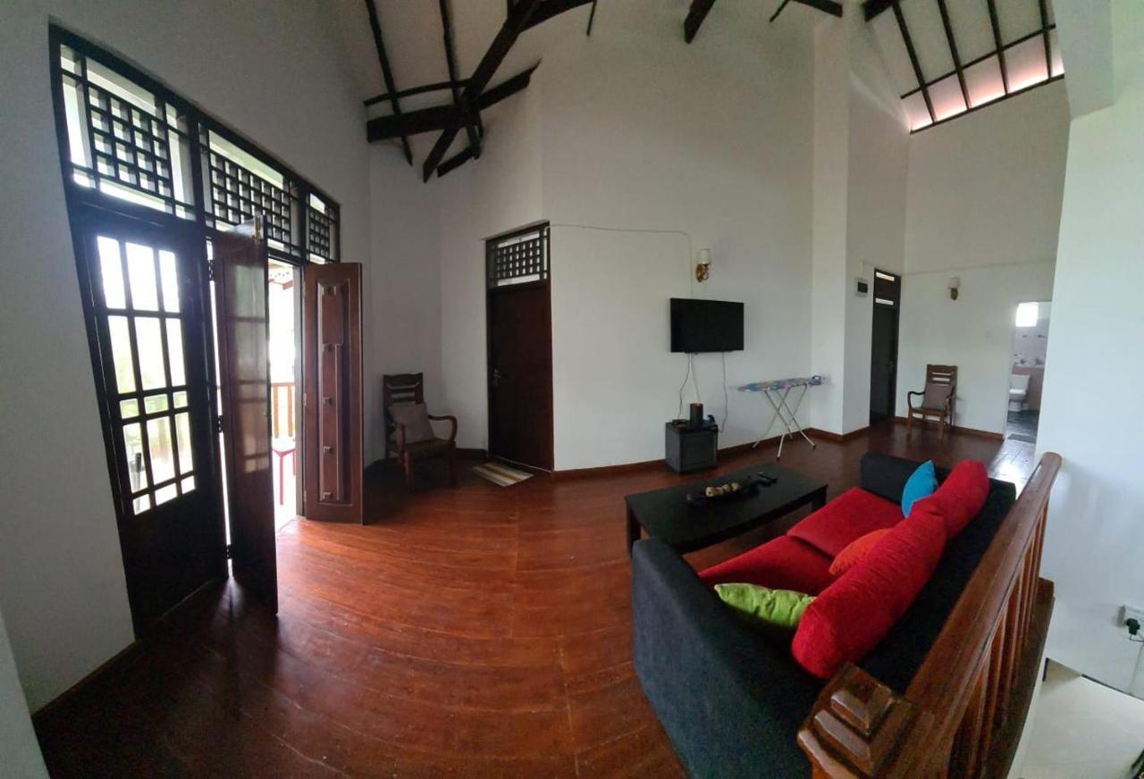 Ja-Elas French Touch Bed & Breakfast ภายนอก รูปภาพ
